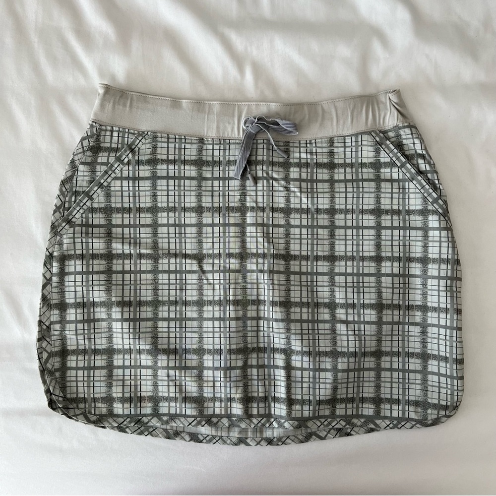 Tasc Performance Skort - Picture 2 of 7